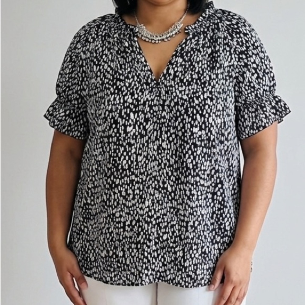 😍SHOW SPECIAL COOPER & ELLA Black & White Short Sleeve Ruffle Blouse 1X